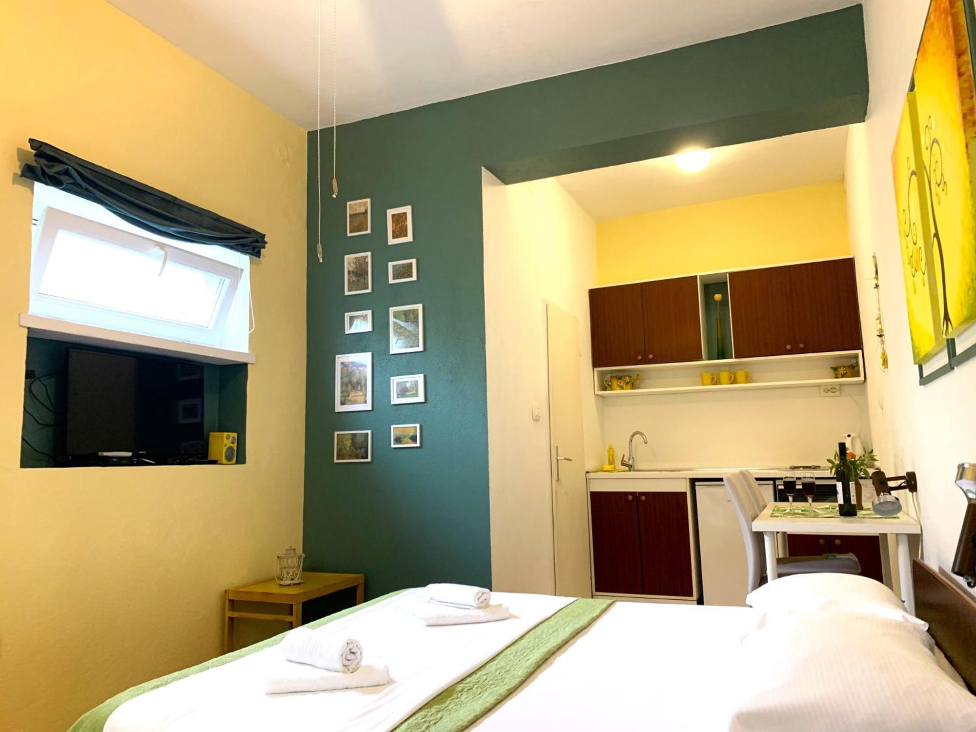 Apartments Garden House พอดโกรา ภายนอก รูปภาพ