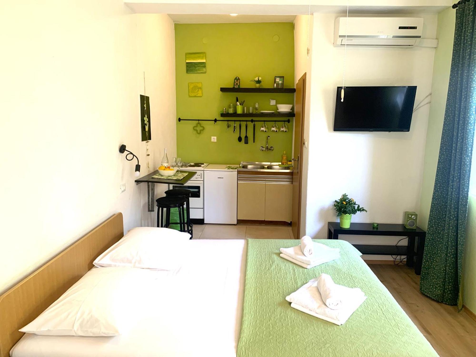Apartments Garden House พอดโกรา ภายนอก รูปภาพ